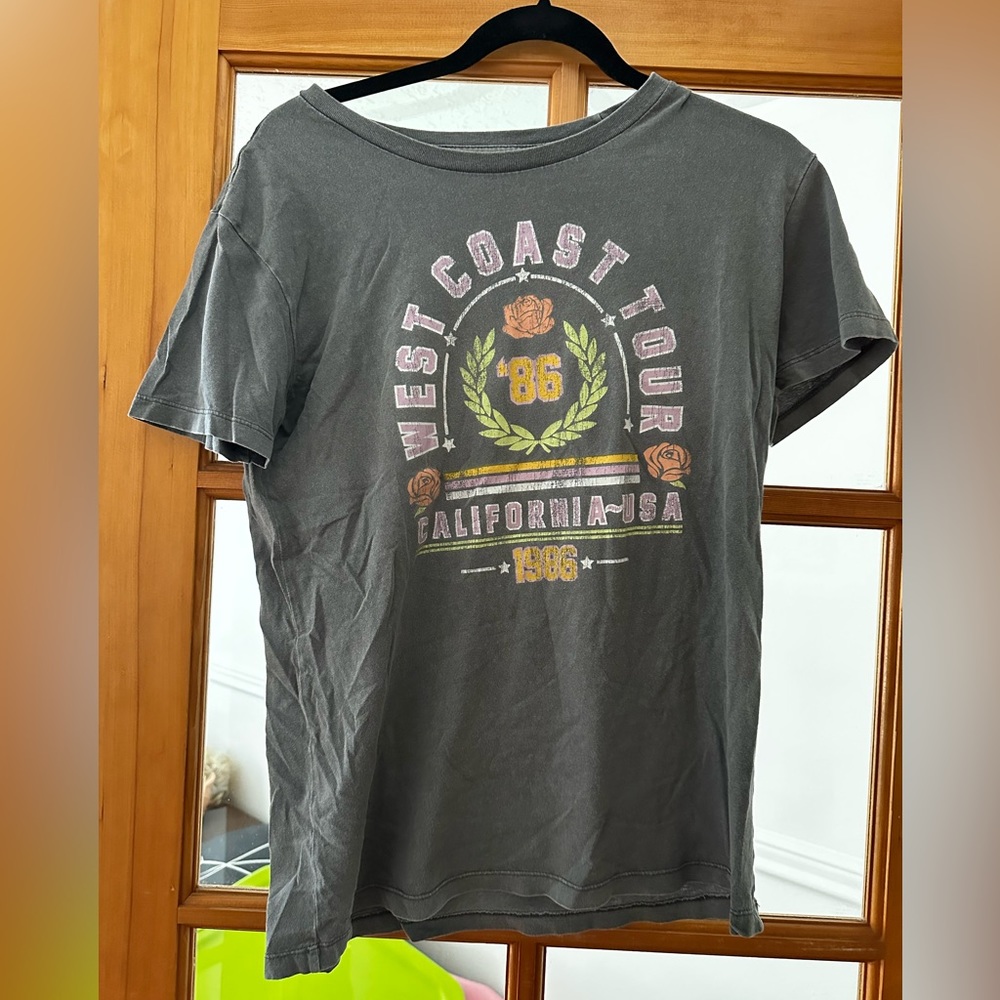 graphic tee